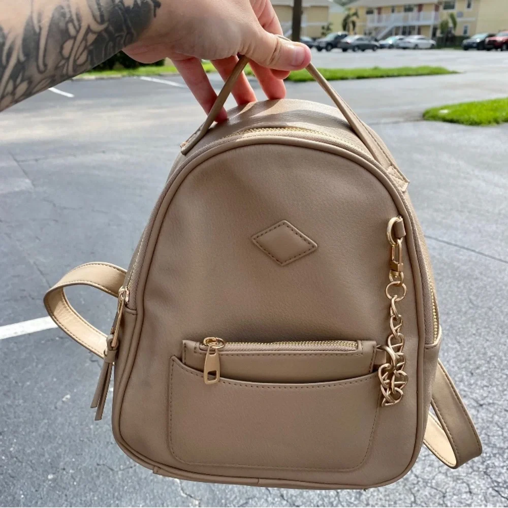 Backpack - Picture 2 of 3
